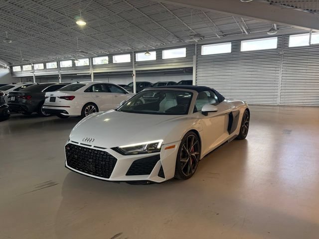 Used 2023 Suzuka Gray Metallic Audi V10 performance image 7