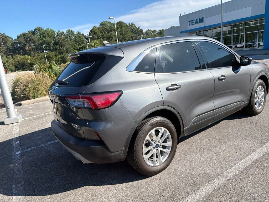 Used 2022 Gray Ford SE image 3