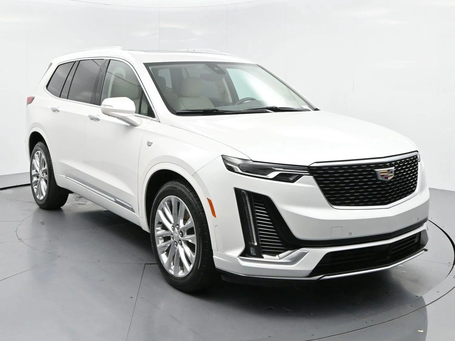Used 2020 CRYSTAL WHITE TRICOAT Cadillac AWD Premium Luxury image 2