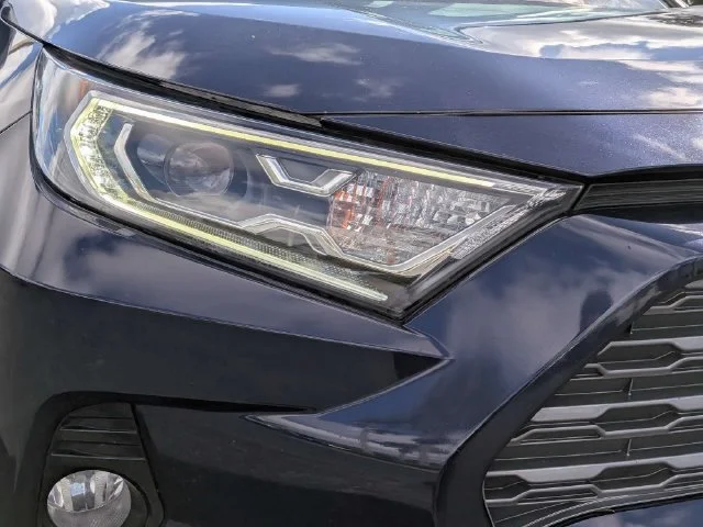 Used 2021 Blue Print/midn Toyota Hybrid XSE image 9