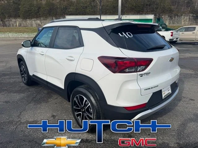 New 2026 Summit White Chevrolet LT image 5