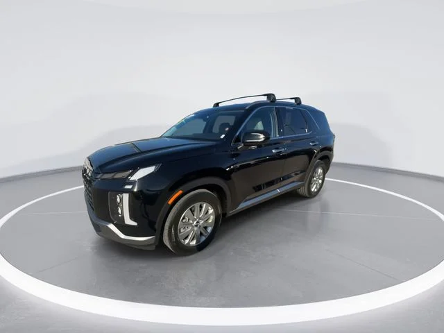Used 2023 Black Hyundai SEL image 4