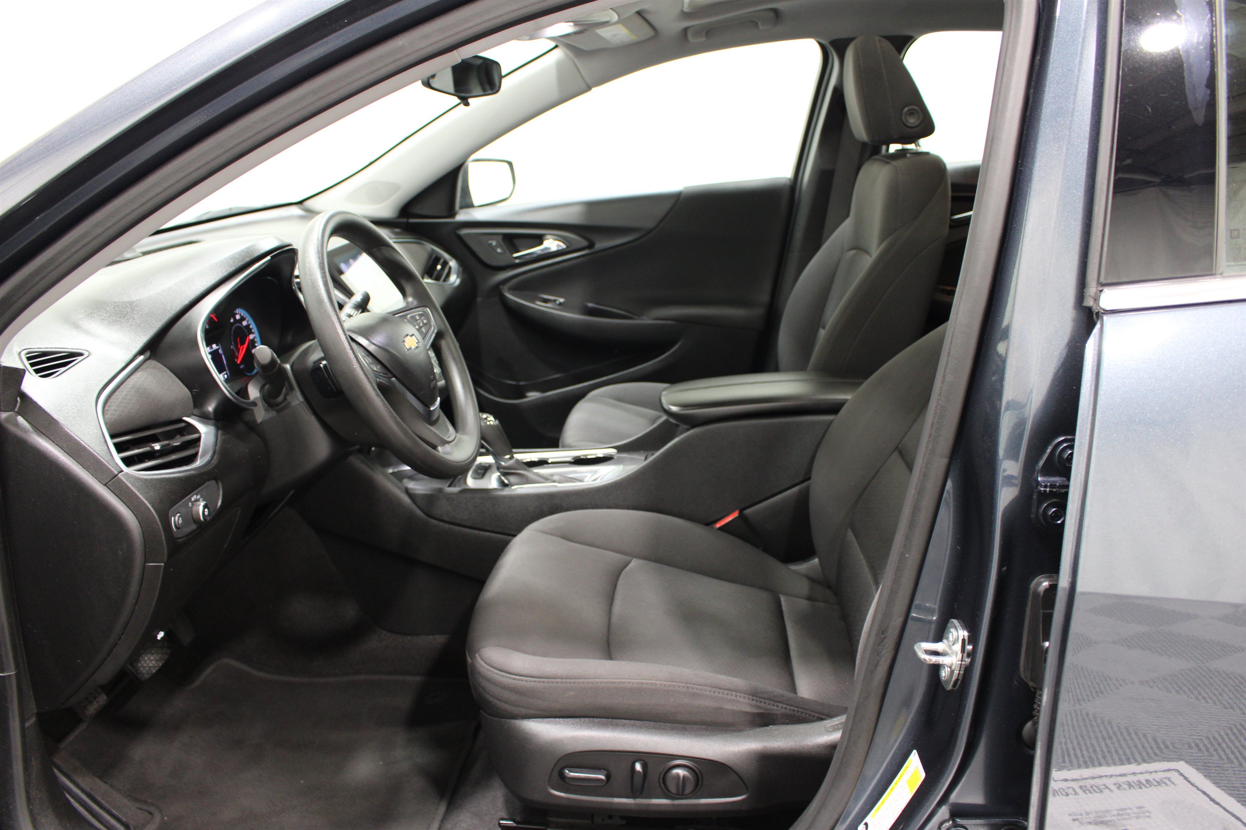 Used 2020 Shadow Gray Metallic Chevrolet LT image 3