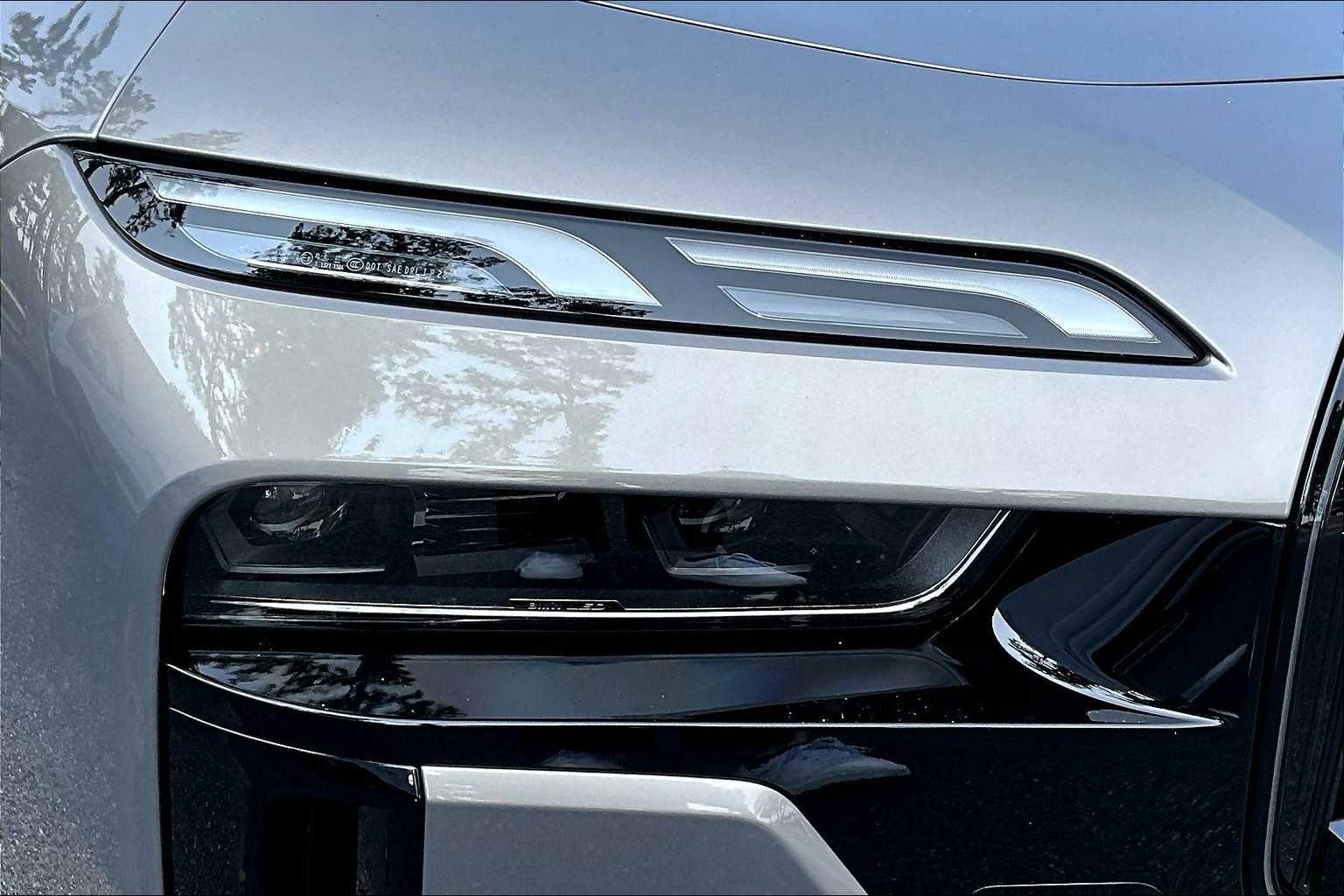 2025 BMW i7 50 - Photo 13