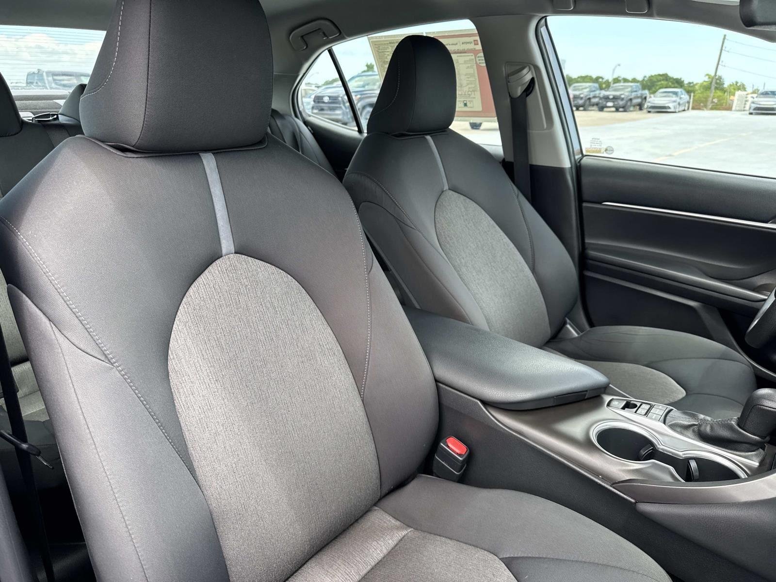 2021 Toyota Camry LE - Photo 10