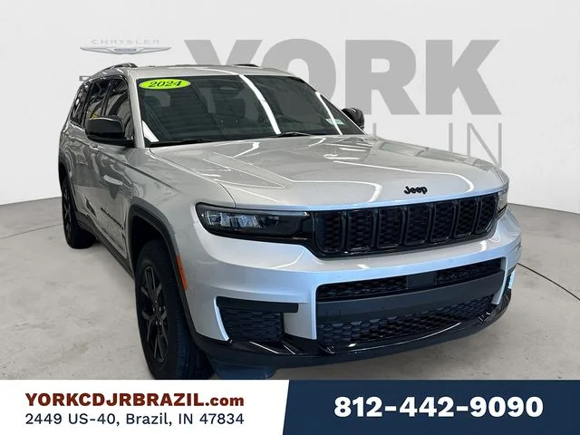 Used 2024 Silver Jeep Altitude image 7