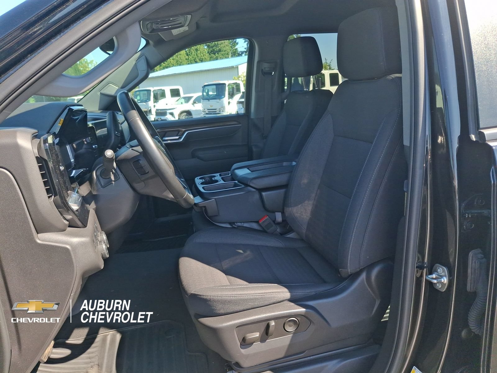 2025 Chevrolet Silverado 1500 LT - Photo 15