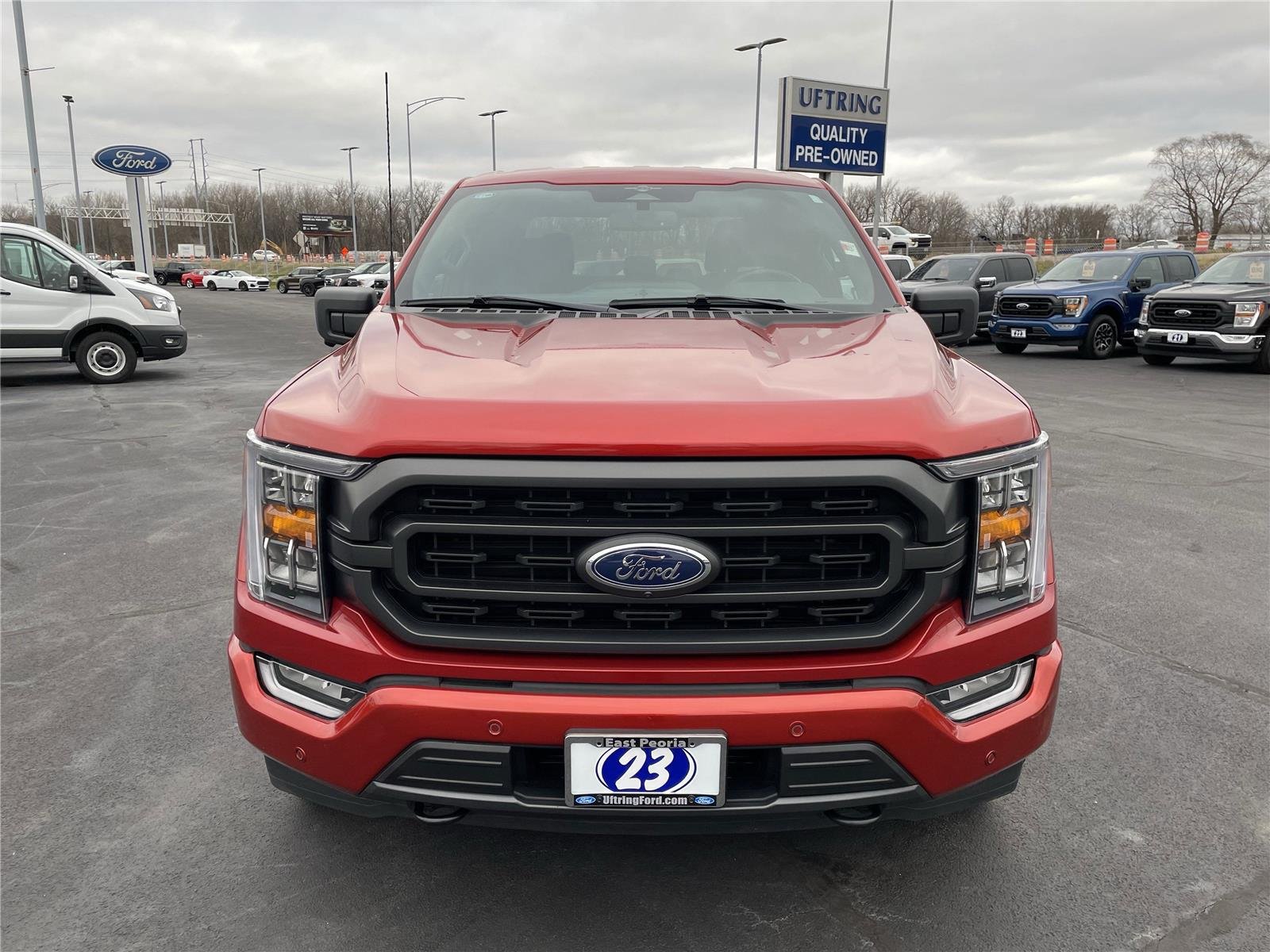 Used 2023 Hot Pepper Red Tinted Clearcoat Ford XLT image 9