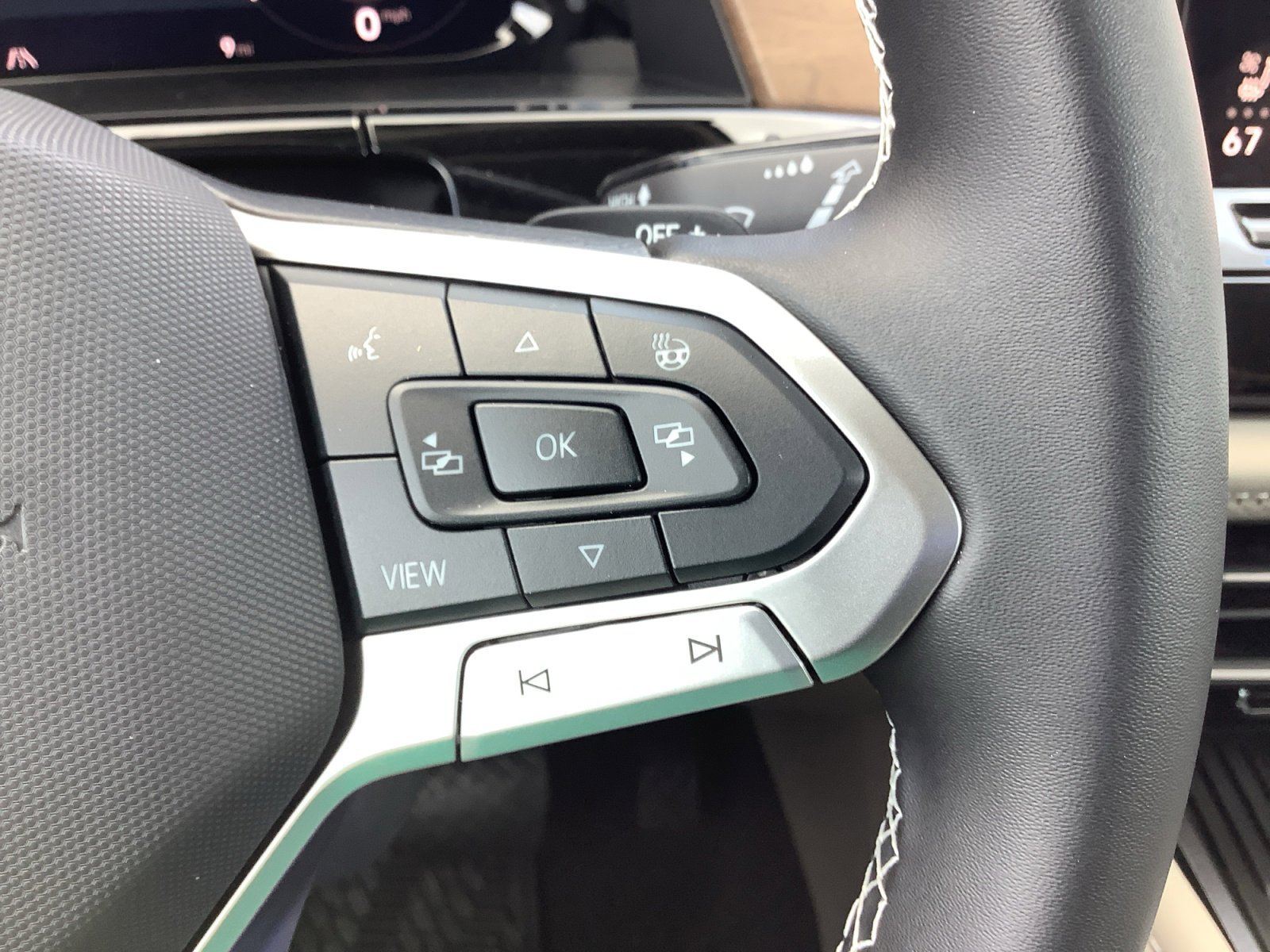 New 2026 Pure Gray Volkswagen 2.0T SE w/Technology image 25