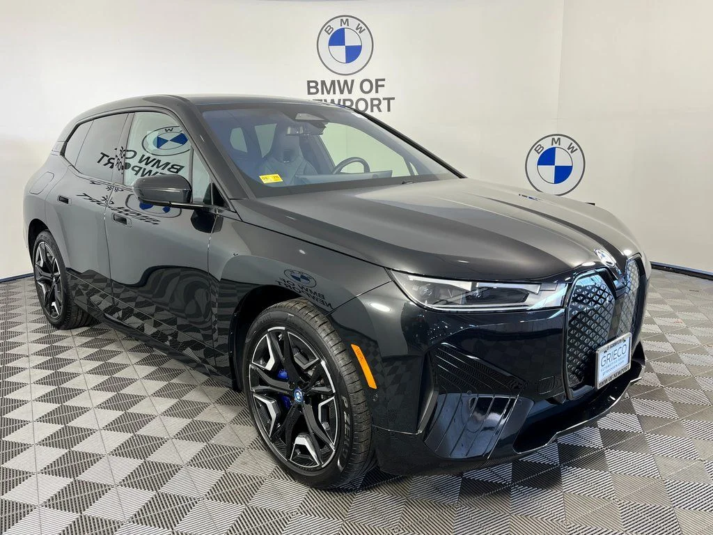 2025 BMW iX xDrive50's photo