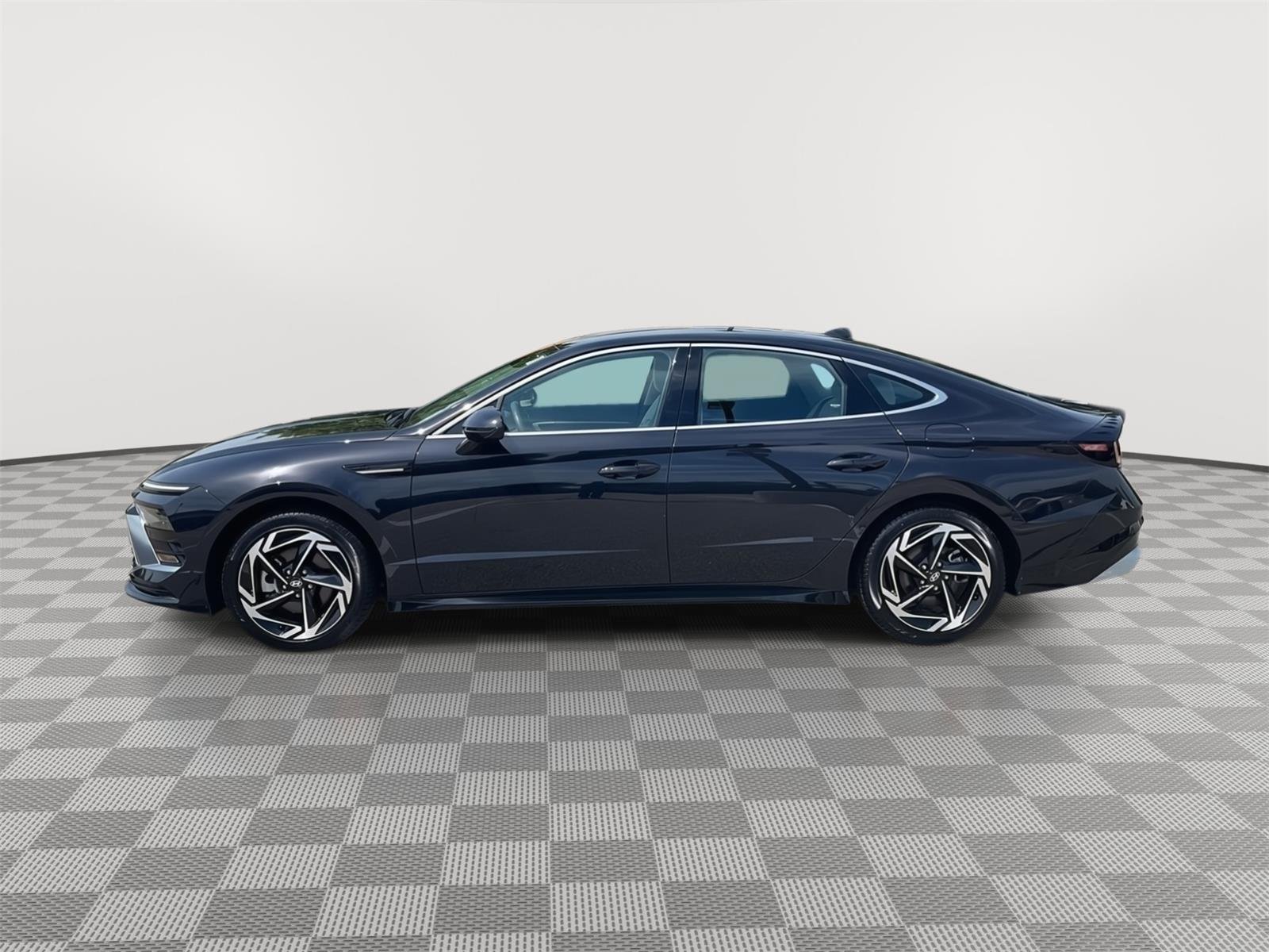 Used 2026 Carbon Blue Hyundai SEL Sport image 8
