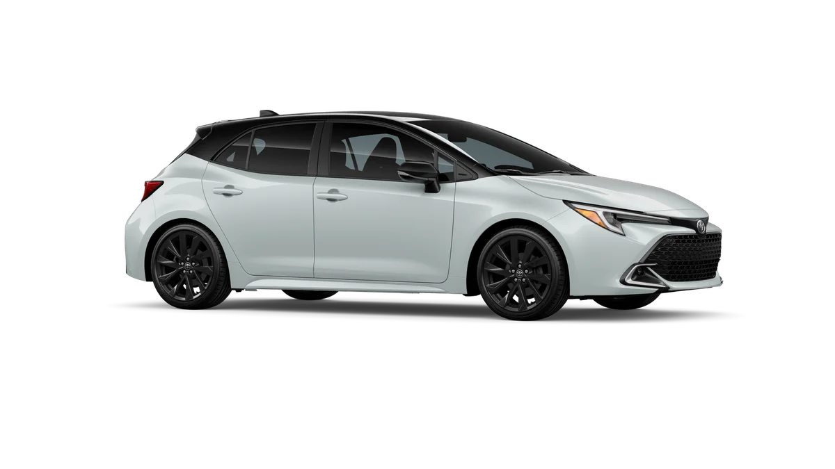 New 2026 Wind Chill Pearl with Midnight Black Metallic roof Toyota XSE image 21