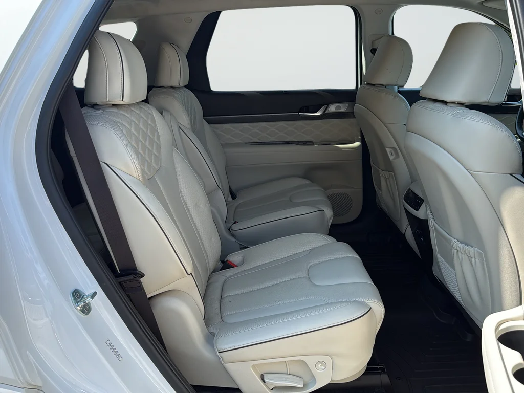 Used 2021 White Hyundai Calligraphy image 21