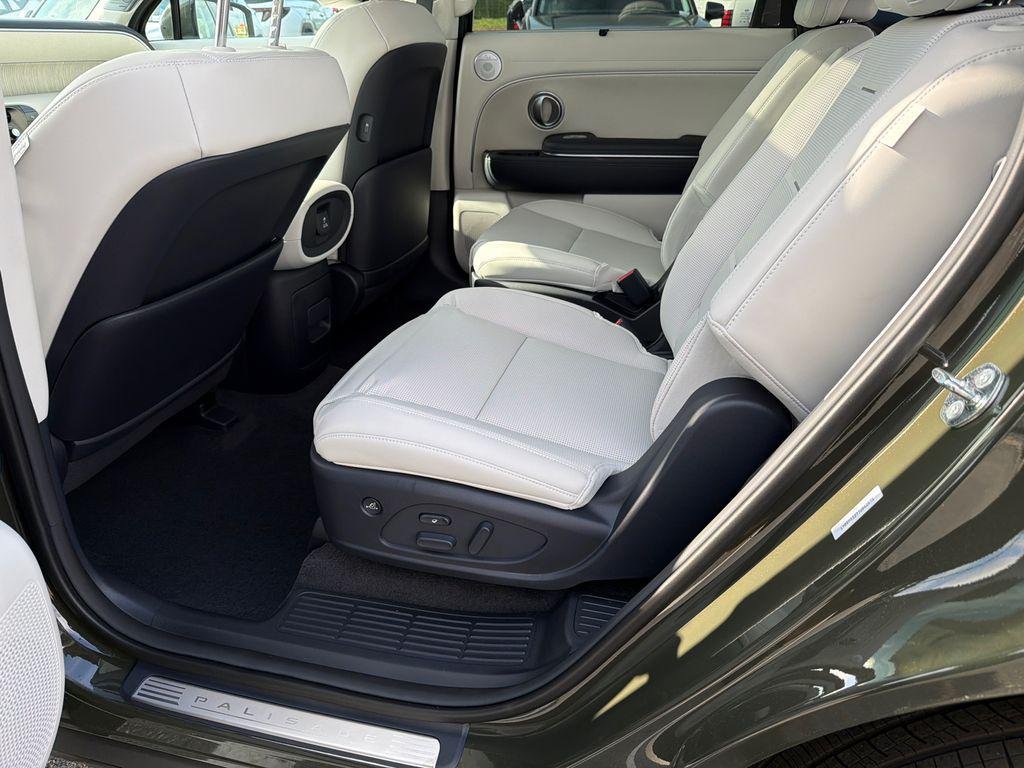 New 2026 Silver Hyundai Calligraphy FWD image 21