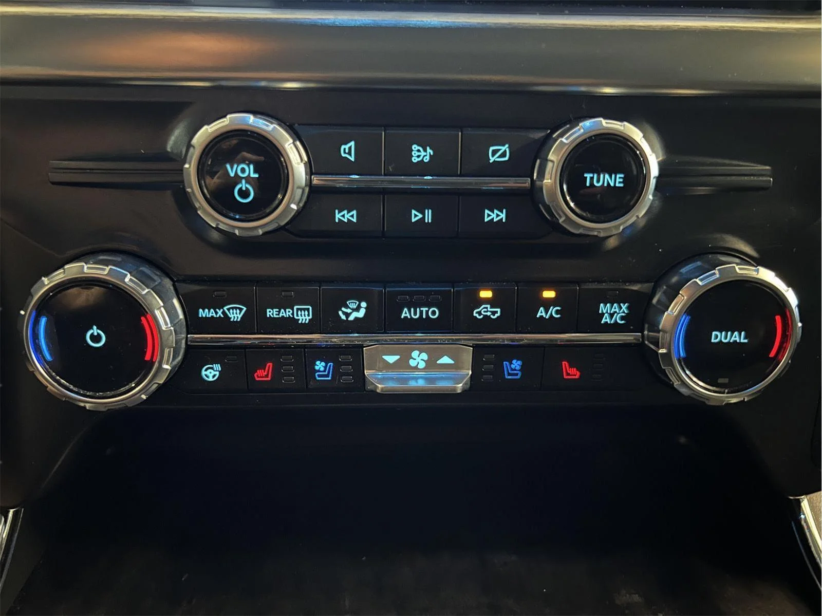 Used 2023 Carbonized Gray Ford LARIAT image 25