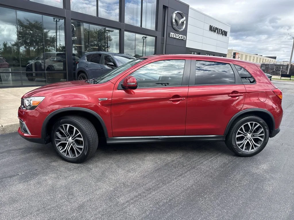 Used 2016  Mitsubishi ES image 8