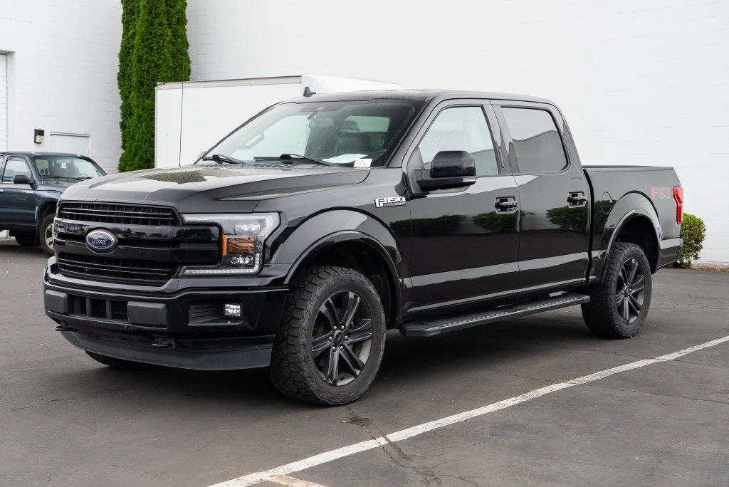 Used 2020 Black Metallic Ford Lariat image 3