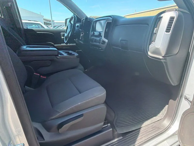 Used 2018 Quicksilver Metallic GMC SLE image 9