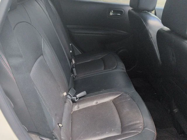 Used 2013 White Nissan SL image 30
