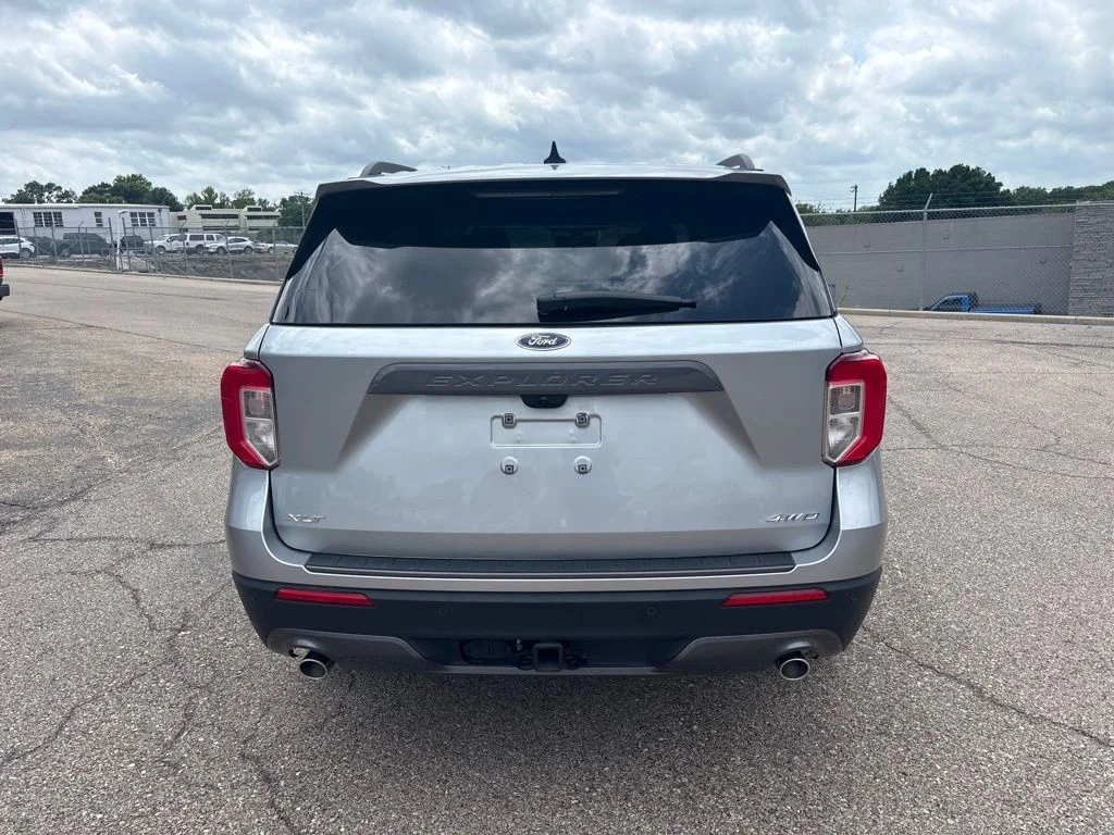 Certified Used 2023 Silver Metallic Ford XLT image 5