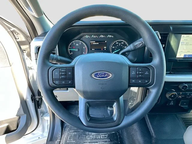 New 2026 Oxford White Ford XL image 7