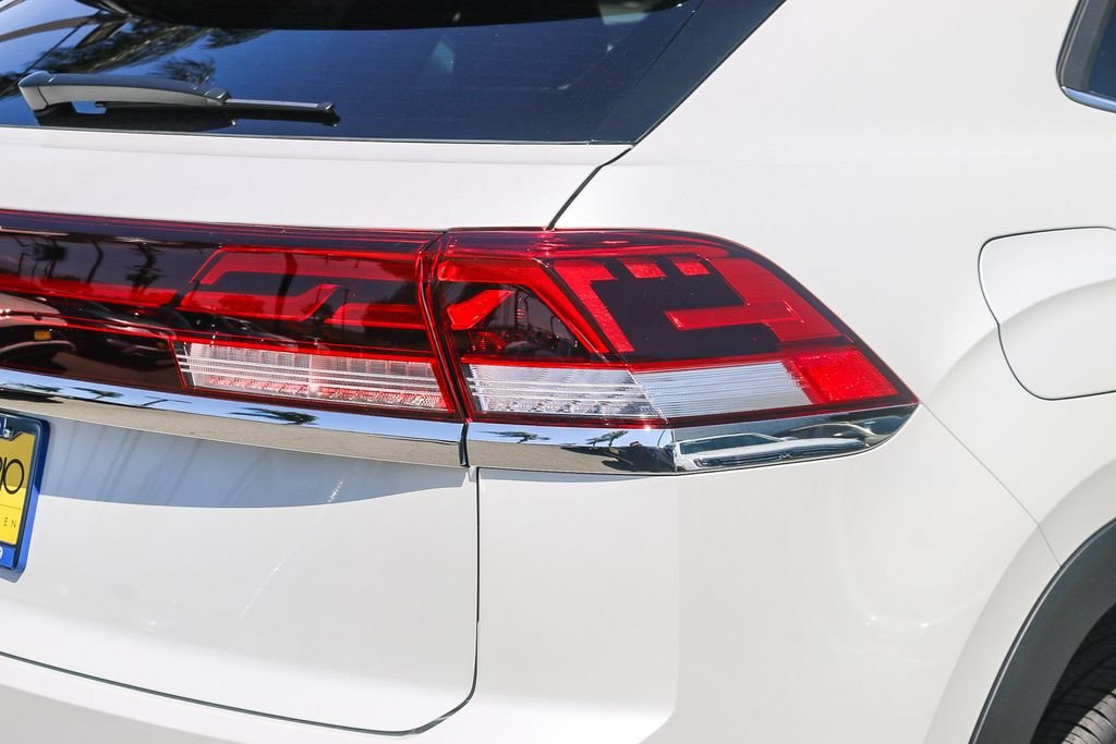 New 2026 White Volkswagen 2.0T SE image 9