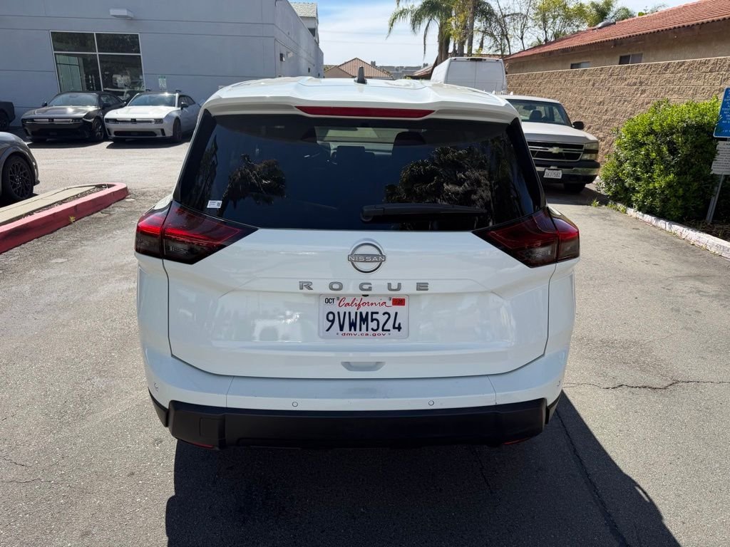 Used 2025 White Nissan S image 9