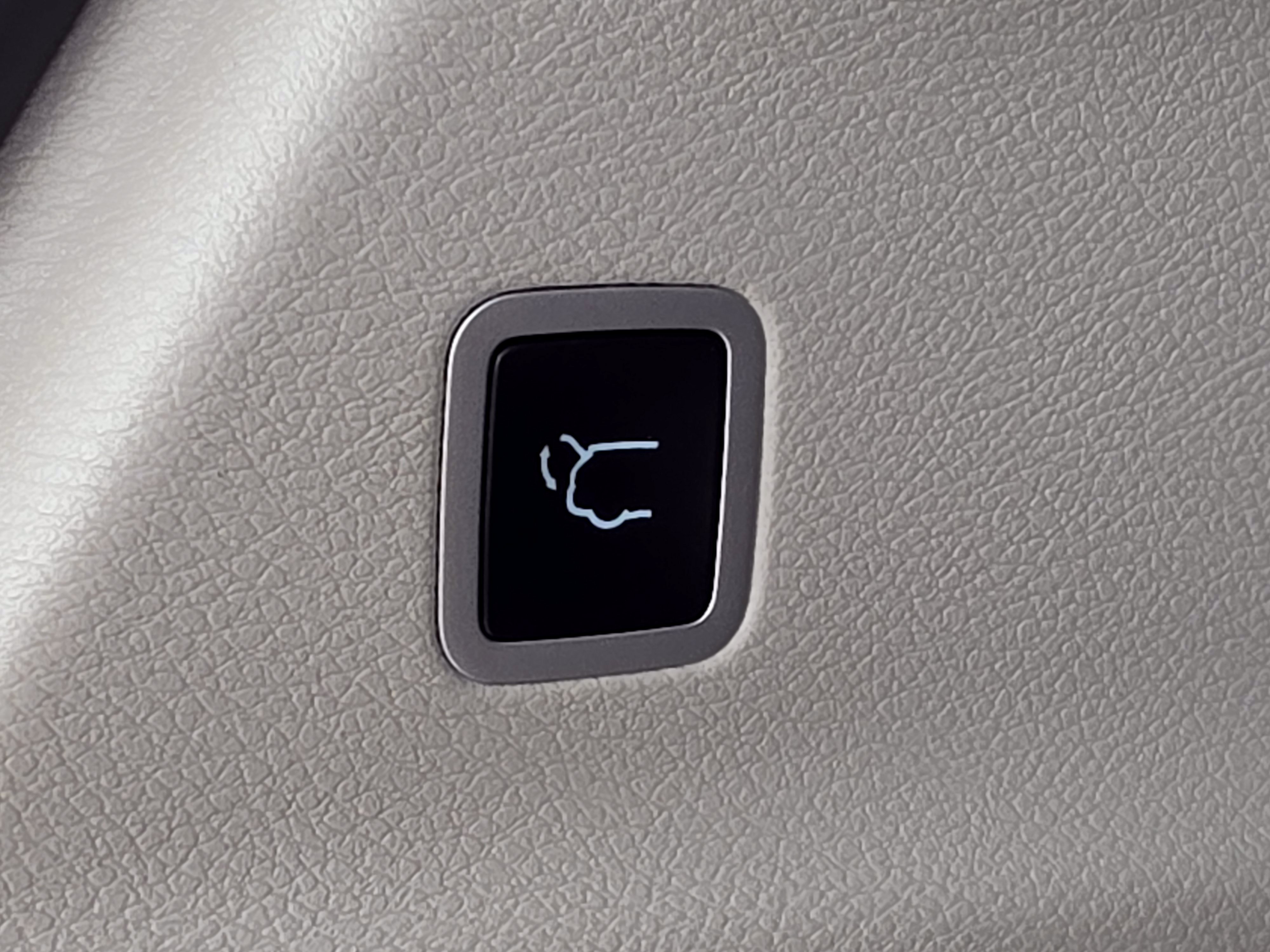 Used 2023 Bright White Clearcoat Chrysler LX image 14