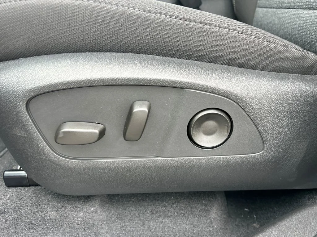 2026 GMC Acadia Elevation - Photo 18