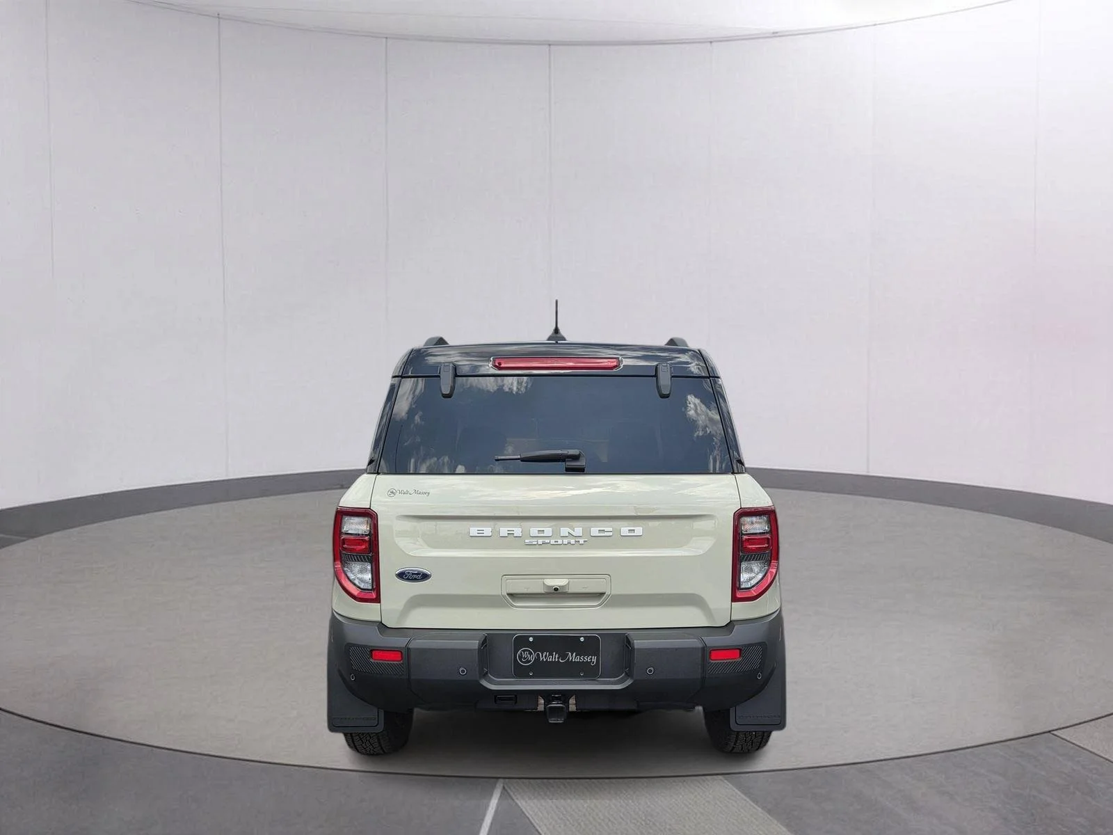 Used 2025 Desert Sand Ford Badlands image 6