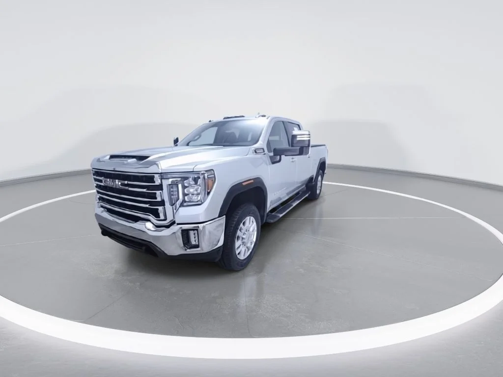 Used 2023 Silver GMC SLT image 4