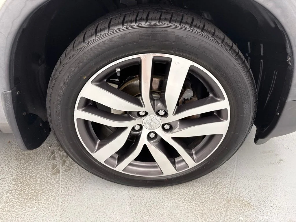 Used 2016 White Honda Touring image 15