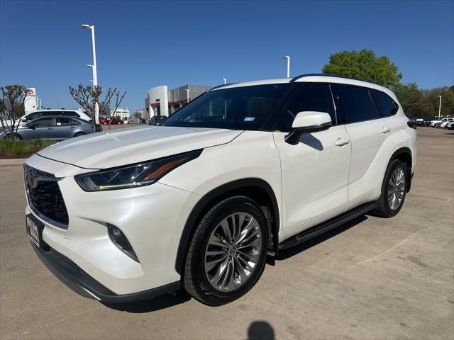 Certified Used 2021 BLIZZARD PEARL Toyota  image 1