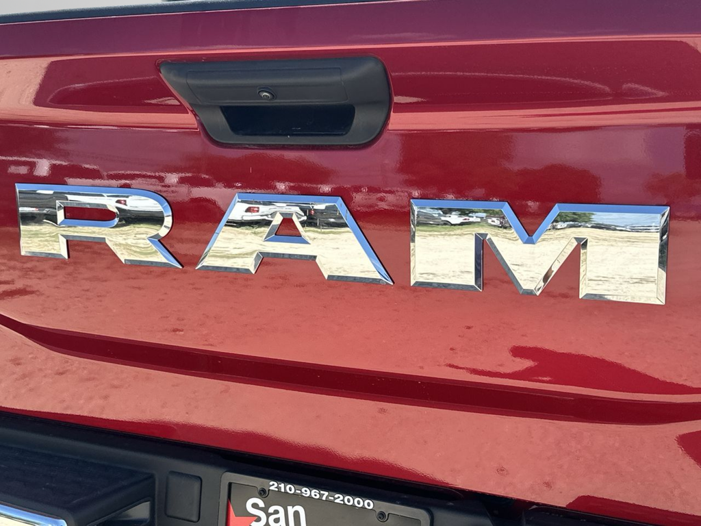 New 2026 Molten Red Pearl-Coat Exterior Paint RAM Tradesman image 45