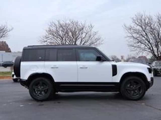2024 Land Rover Defender 110 X-Dynamic SE