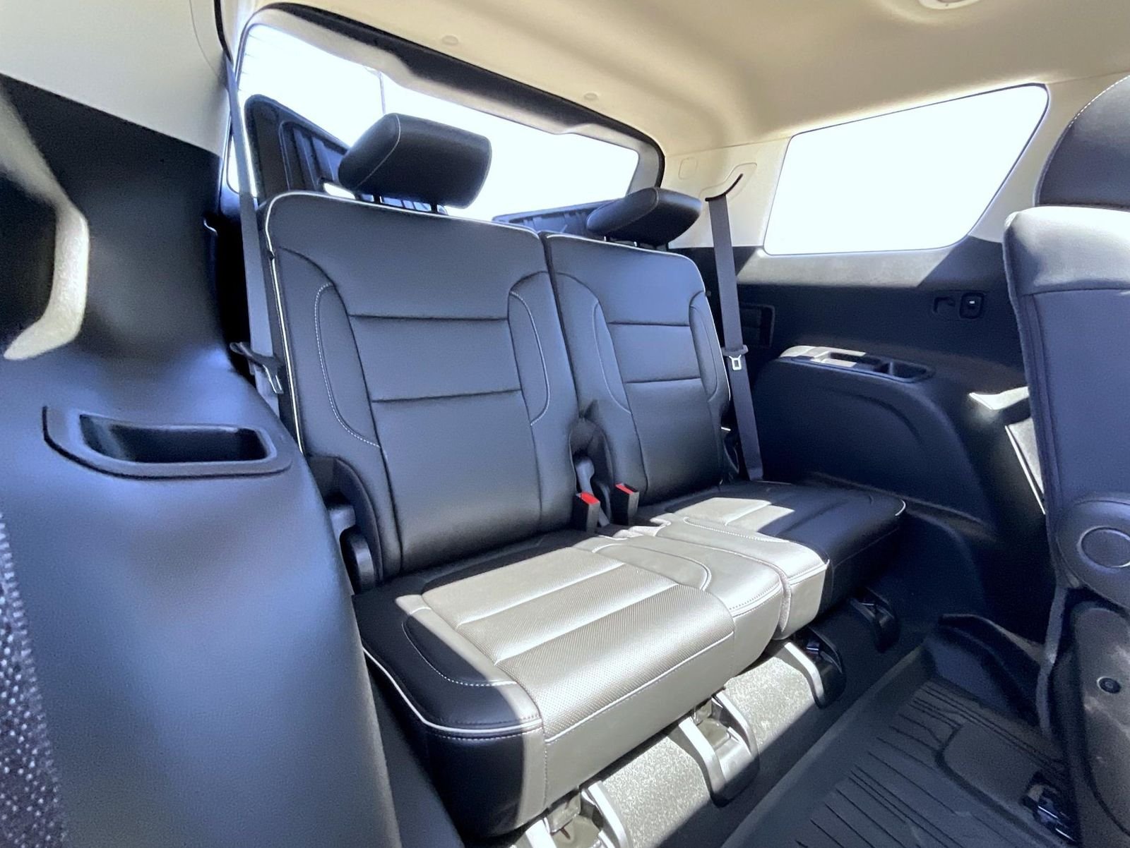 Used 2023 Silver GMC Denali image 21