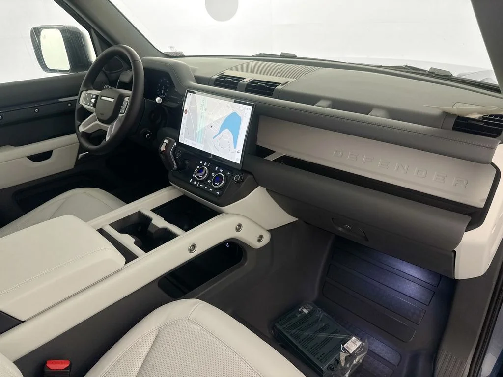 New 2026 Tasman Blue Land Rover X-Dynamic SE image 29