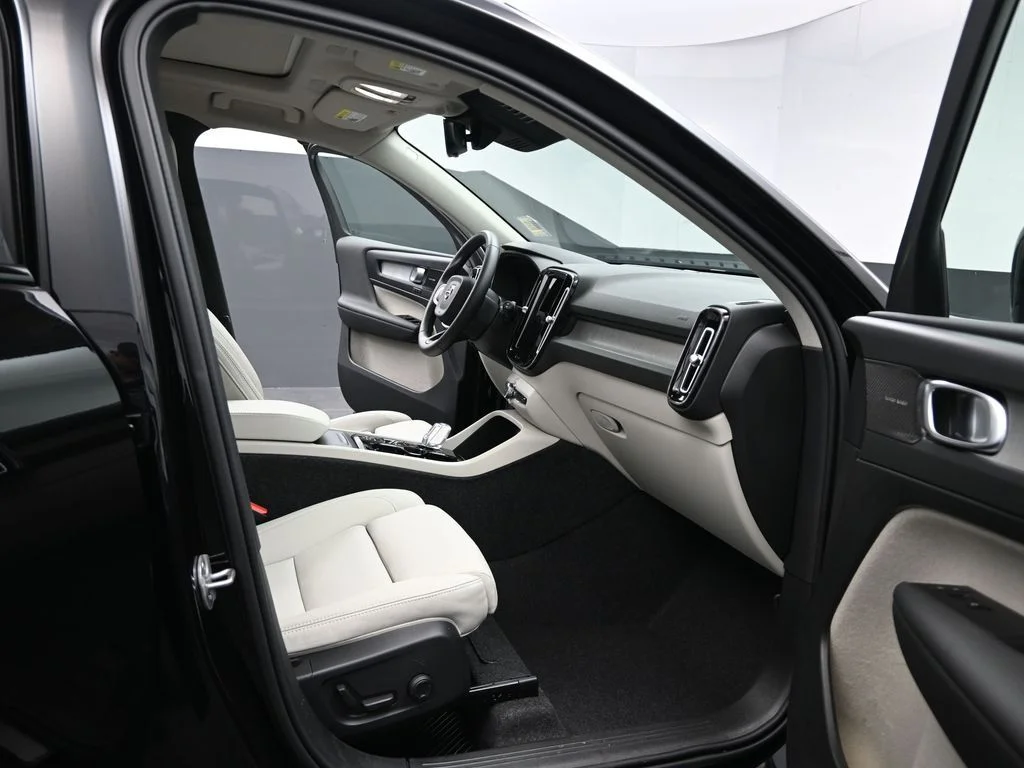 Certified Used 2025 Onyx Black Volvo Ultra image 19