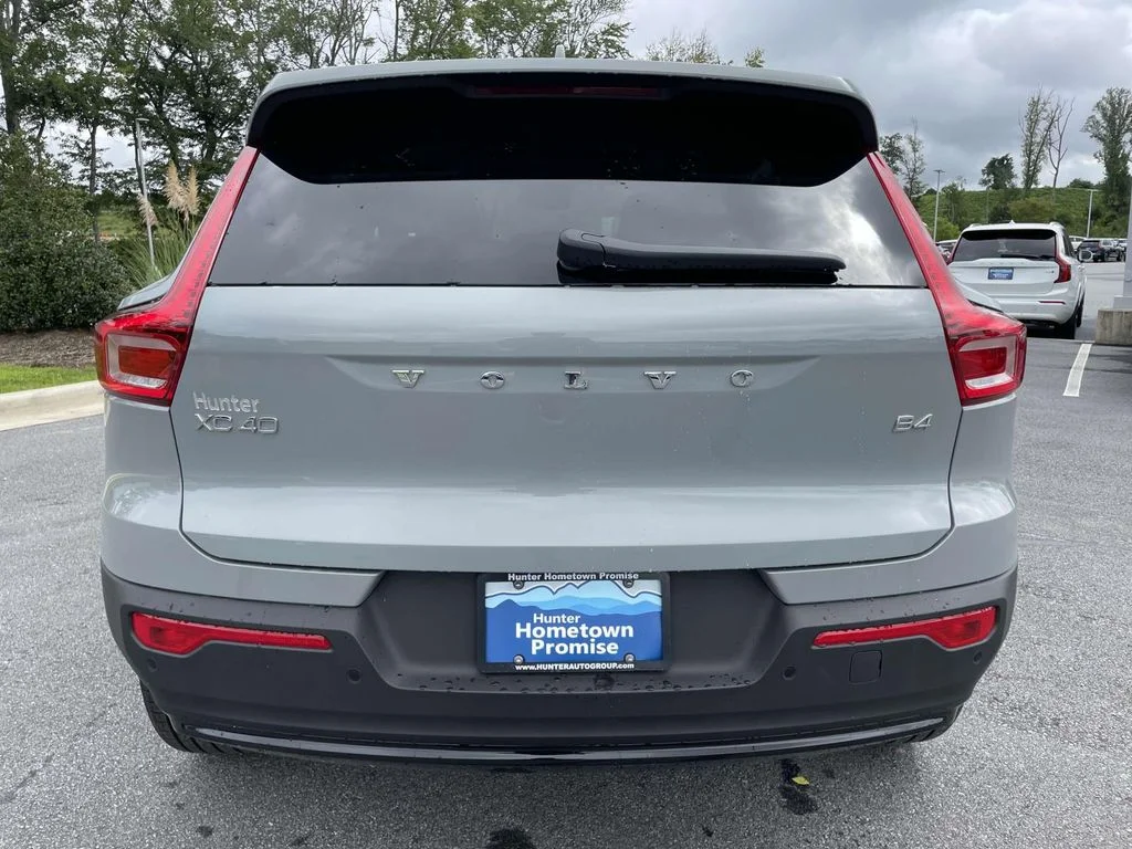 2026 Volvo XC40 Plus - Photo 31