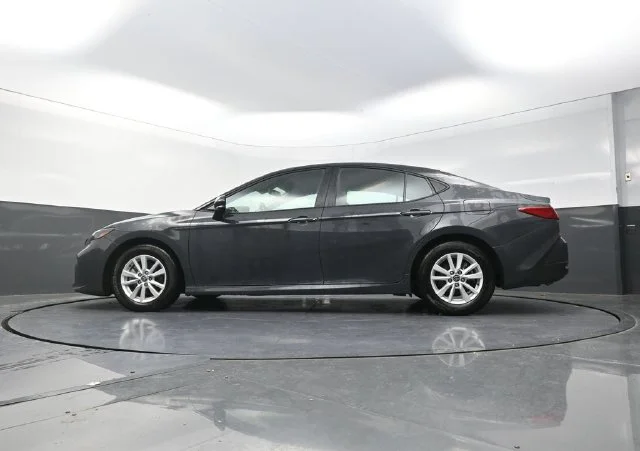 Used 2026  Toyota LE image 34