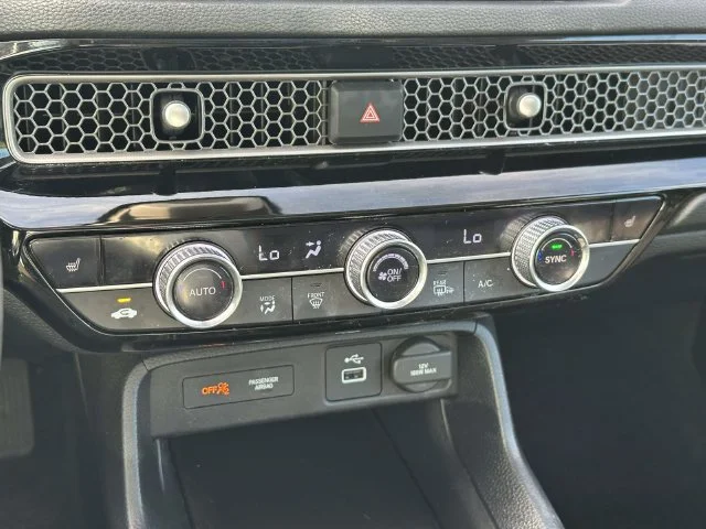 2023 Honda Civic Hatchback EX-L - Photo 30
