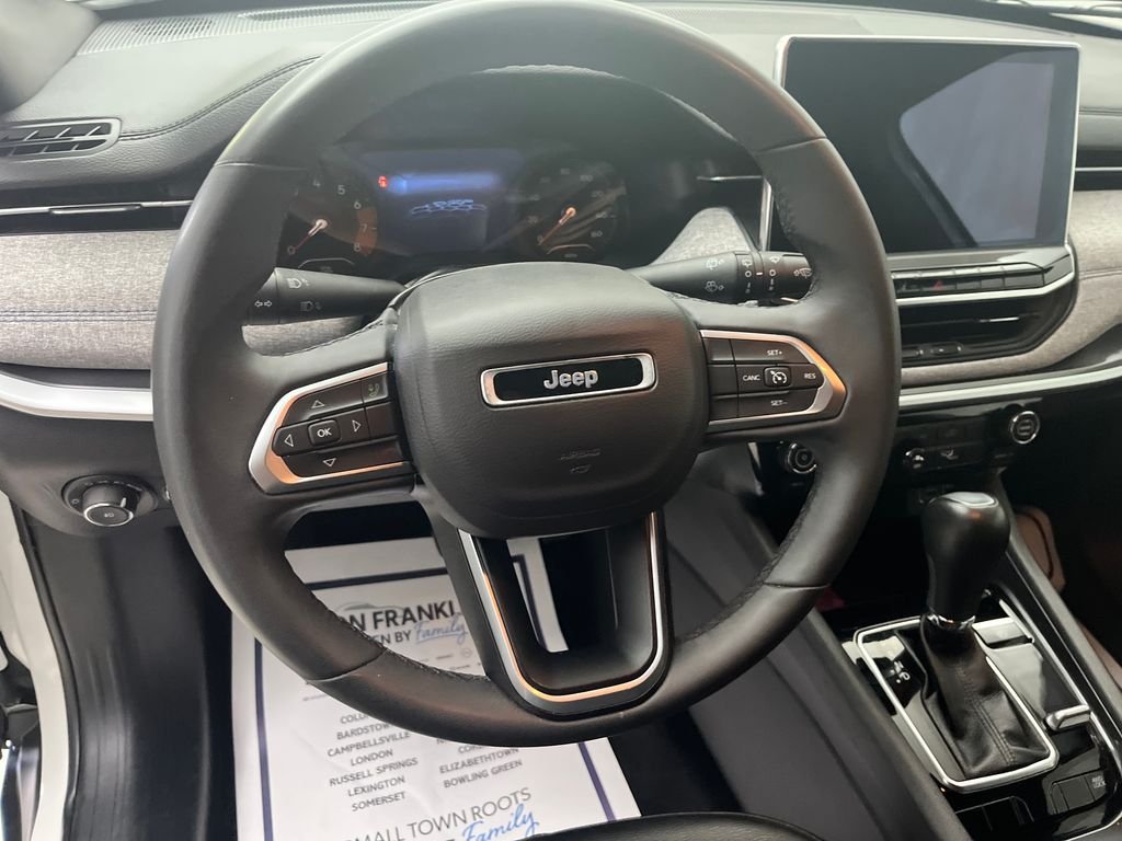 Used 2024 White Jeep Latitude image 15