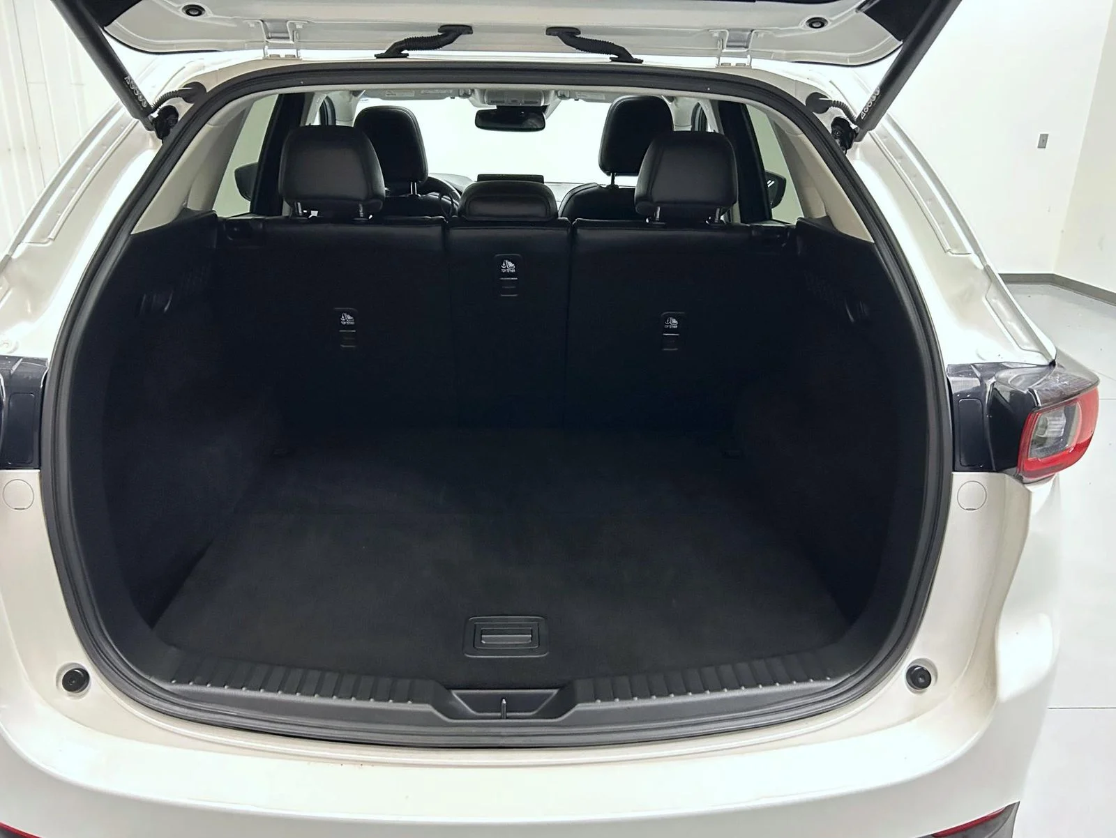Used 2025 White Mazda 2.5 S Carbon Edition image 21