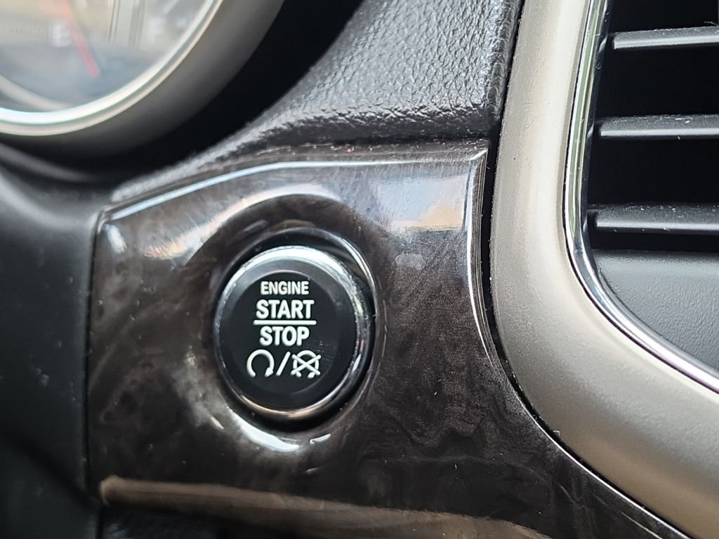 Used 2013 Bright White Jeep Laredo image 15