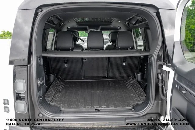 New 2026 Fuji White Land Rover X-Dynamic SE image 54