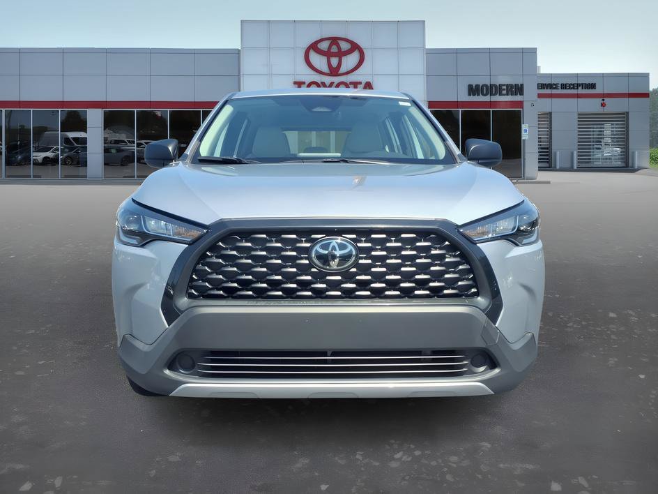 Used 2023 Sonic Silver Toyota L image 9