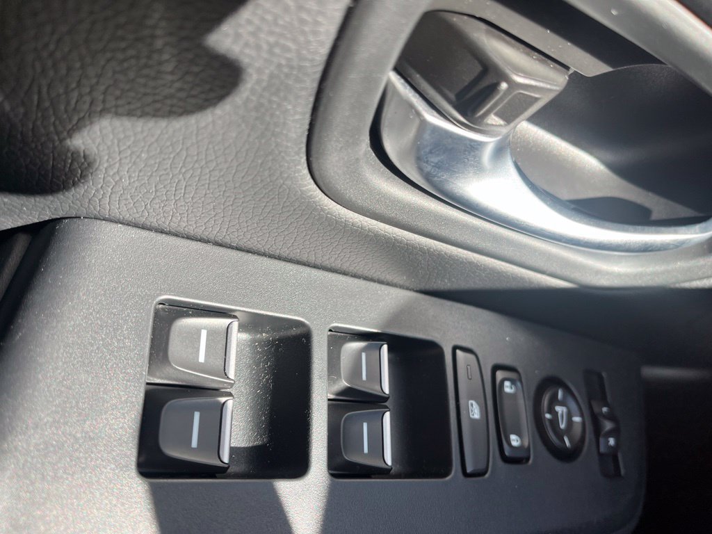 Used 2025 Red Honda Touring image 26