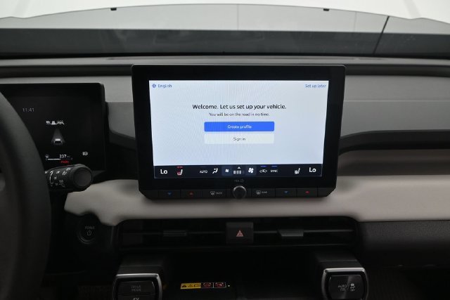 New 2026 Ice Cap Toyota XLE Premium image 7