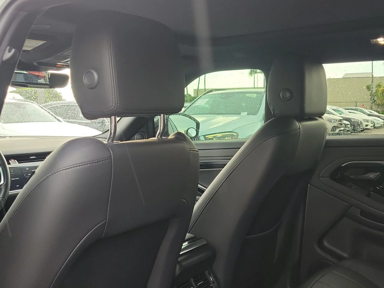 Used 2023 White Land Rover S image 13