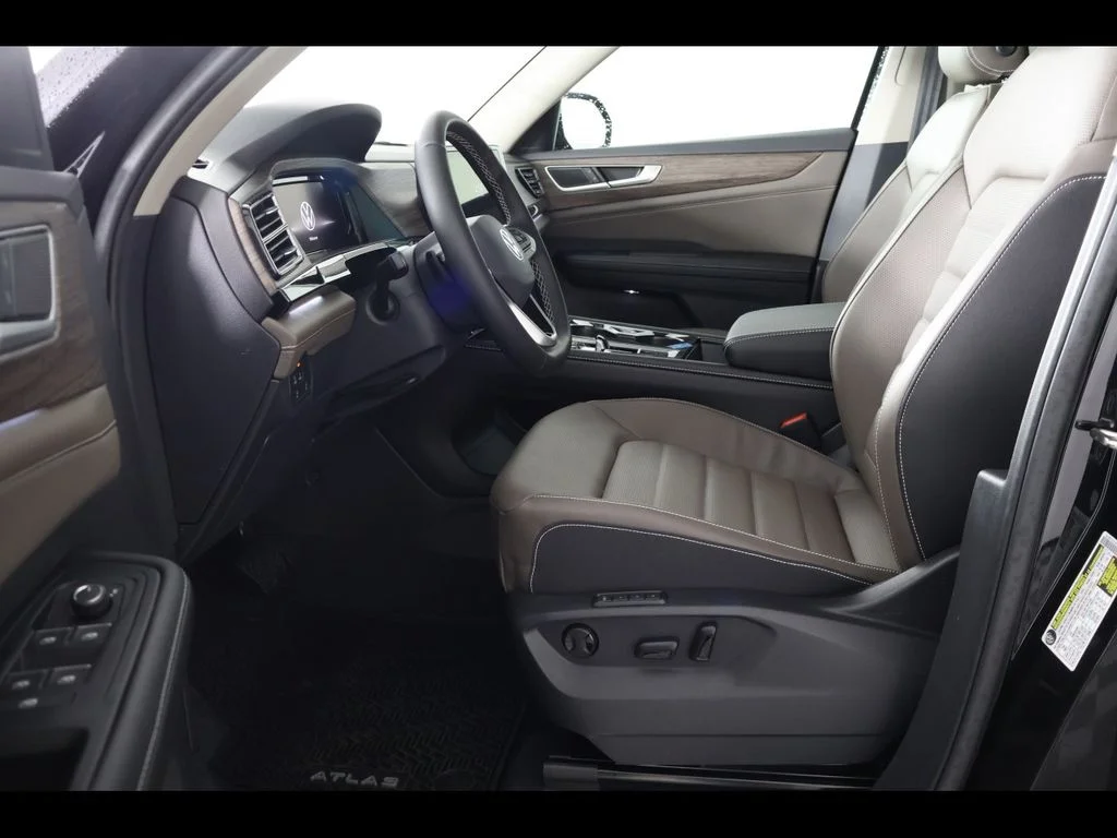 New 2026 Black Volkswagen 2.0T SEL image 15